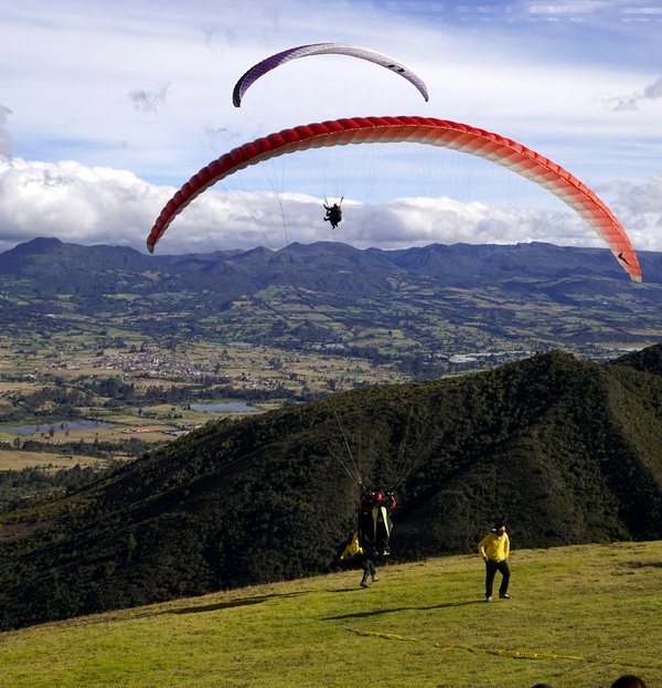 Découverte du parapente à annecy : vivez une expérience unique